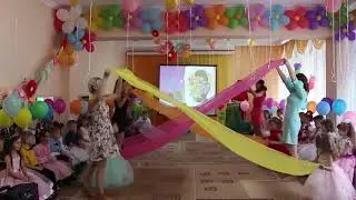 Красивый танец Мам и дочек на выпускном с тканями