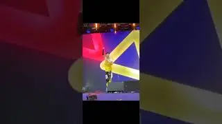 Хабибка трюк с микрофоном