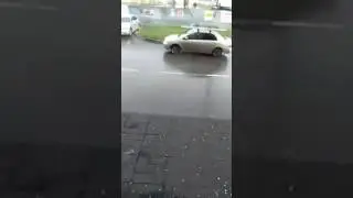 На Омск обрушилась гроза с градом