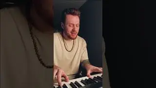 А он тебя целует 🥺💔  