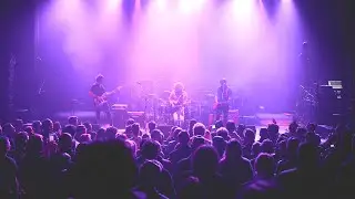 Silvertone at The Vic