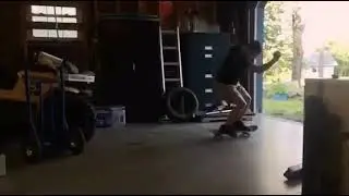 Pop Shuvit Late Back Foot Flip
