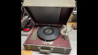 1946 Waters Conley Company Phonola Record Player