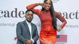 Tall woman hug short man 👠❗👠❗