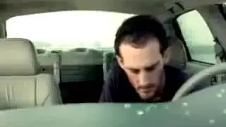 Приколы !!! Лучшее противоугонное средство это обезьяна