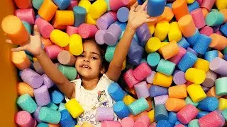 Diversão no parquinho do shopping