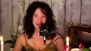 LIVE SINGING AND PIANO
