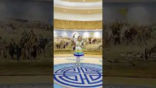 Танец ойратской девочки в Синьцзяне 