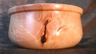 woodturning a bowl of ash crotch piece with bark inclusion