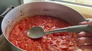 Каждый вправе выбирать как ему жить / а мы живём вот так 😉 Ох уж эти помидоры 🙃￼￼￼