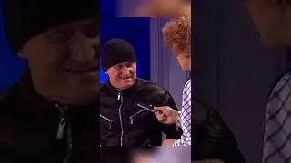 Снимает деньги перед грабителем🤣 #shorts #уральскиепельмени