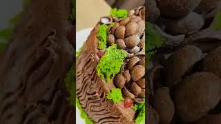 Новогодний торт с шишками 2024
