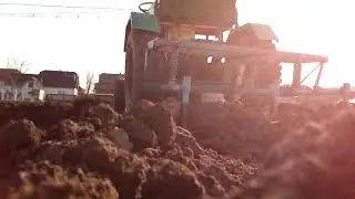 Саморобний мінітрактор. Нарізка рядків для посадки картоплі.