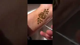 Simple henna floral clicks #bridalhenna #hennatattoo #hennatutorial #mehandishorts