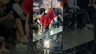 Glamour #fashionshow #runway #model #catwalk