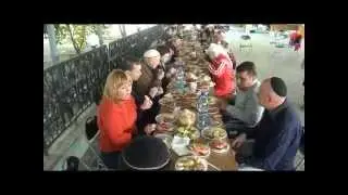Праздничное застолье.