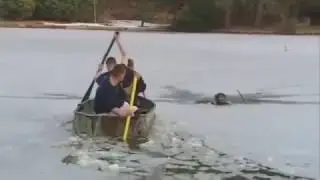 Спасение собаки из ледяной воды!