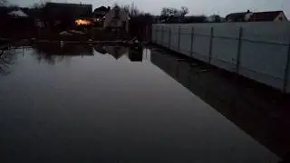Искусственный водоем! Вода с берегов!