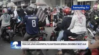 PEDAGANG MINGGUAN BUAT MACET JALAN
