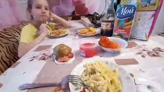 НА КУХНЕ.