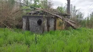 Encontrei uma Casinha Redonda muito Sinistra na Estrada.