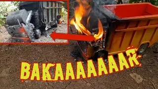 Truk oleng terbakar.akibat konsleting listrik