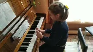Граю на фортопіано.