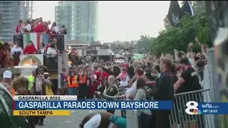 Thousands march Bayshore Boulevard for Gasparilla's Parade of Pirates