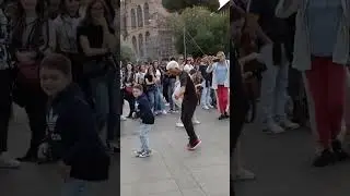 Street music in Rome