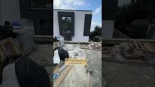 Отделка ступеней лестницы, водоотведение с крыши, брусчатка👷‍♂️ #строительствосочи #технадзор