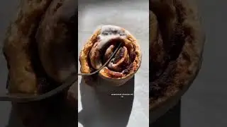 Gingerbread Cinnamon Roll tiktok honeynutcherrios