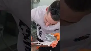 Бетонизация ржавого крыла😁 как завалить ржавую дыру шпатлей😁 Полный ролик тут: 