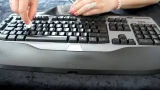 ASMR - Cleaning G15 Keyboard - Gentle rubbing sounds - (No talking)
