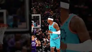 Still not sure how this went in. Torrey Craig with the acrobatic layup. 