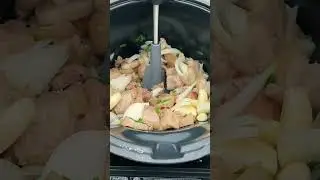 Making some Samgyeopsal aka grilled pork belly 삼겹살 at the beach using my automatic stirrer #yummy