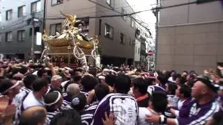 鳥越まつり 小島二西立派なバトル担ぎ 宮神輿渡御 2014年。