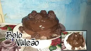 BOLO DE VULCÃO DE CHOCOLATE.
