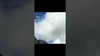 Туристам удалось снять НЛО в небе!!!