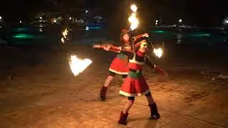 🔥 Коледно Огнено Шоу Дивинитас и надпис Весела Коледа 🔥