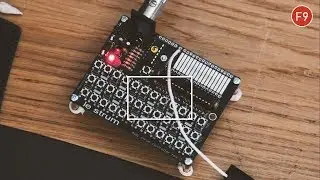 F9 Live -  Le Strum Midi controller . Halfway between an Omnichord and a Stylophone