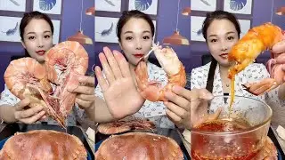 The cute girl eating big crab of seafood # 162