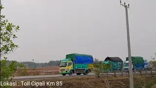 Truk Stut Jam Mepet di KM 85 Cipali