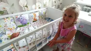 Камилла показывает сестру Диану.