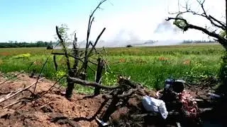 #ВСУ #Штурм Кадры неудачной атаки  бронегруппы (танк Т-64БВ и MRAP MaxxPro) ВСУ на позиции ВС РФ