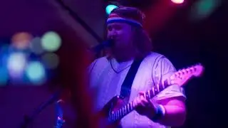 Me Like Bees - Bezos I & II (live)