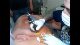 Ijauds fazendo TATTOO de um Dragão