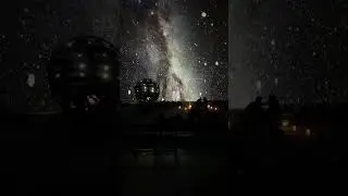 Трогательное предложение руки и сердца в самом большом планетарии Европы