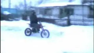 Пит байк на снегу
