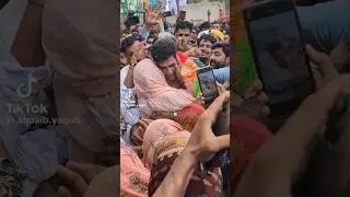 ارشد ندیم اپنی والدہ کو ملتے ہوئے #arshadnadeem #arshad #pakistaniarshadnadeem