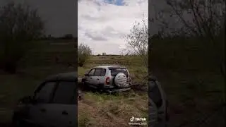 ТикТок нива Шевроле против грязи . Тиктокер ебучий)))